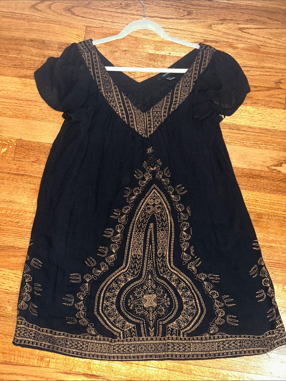 Peasant boho y2k shift dress flutter sleeves metallic gold paisley embroidery